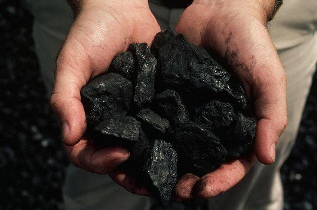 Preto na natureza - Carvão